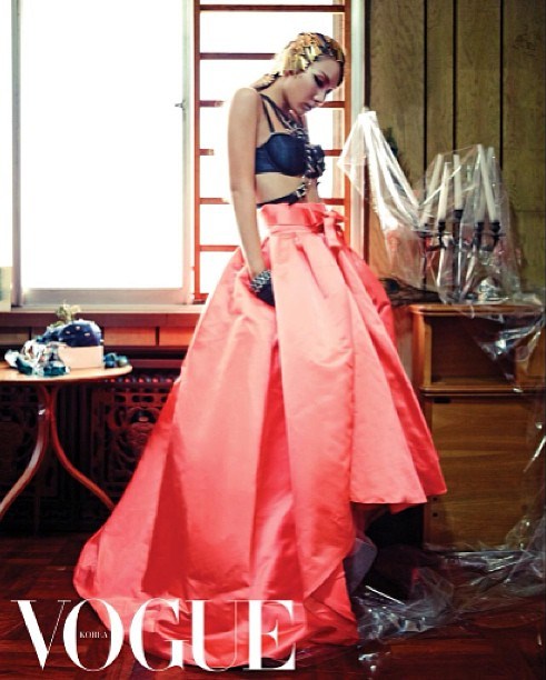 Gambar Foto CL 2NE1 di Majalah Vogue Korea Edisi Juli 2013