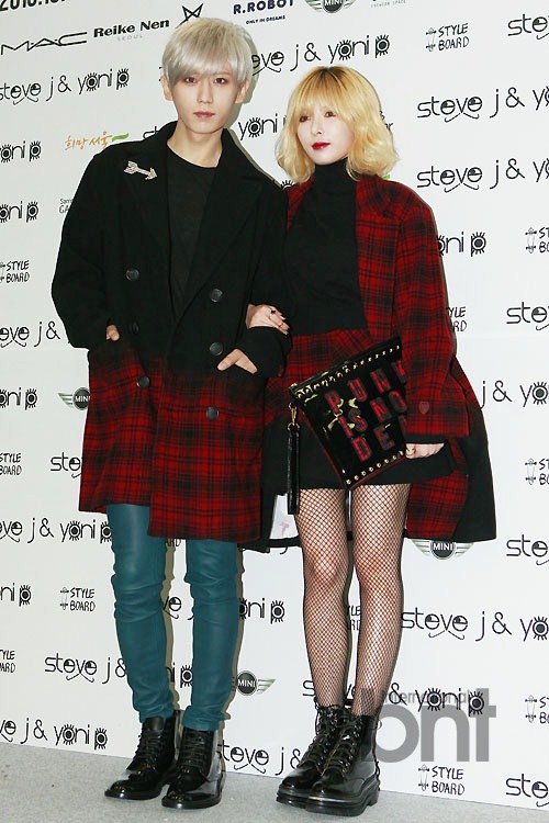 Gambar Foto Duo Trouble Maker Hadir di '2014 S/S Seoul Fashion Week'