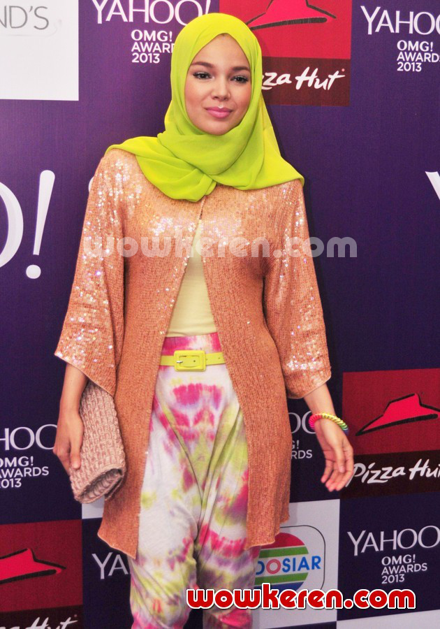 Gambar Foto Dewi Sandra Hadir di 'Yahoo OMG! Awards 2013'
