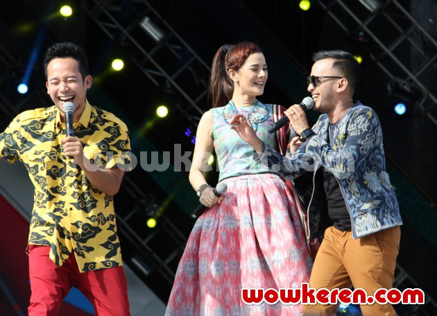 Gambar Foto Denny Cagur, Astrid Tiar dan Ruben Onsu Saat Menjadi Host Konser 'Salut Indonesia'
