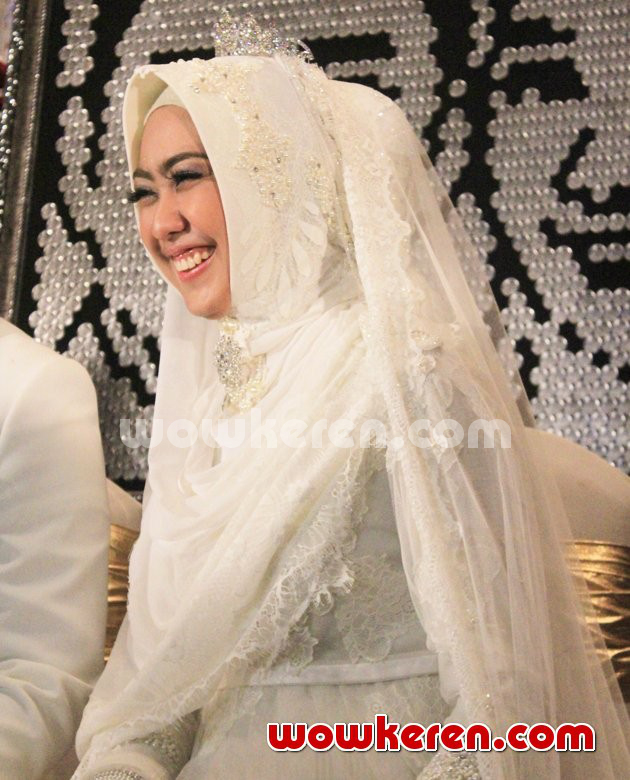 Gambar Foto Oki Setiana Dewi Ditemui Seusai Pesta Pernikahannya