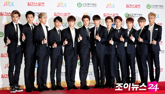 Gambar Foto EXO di Red Carpet Golden Disk Awards 2014