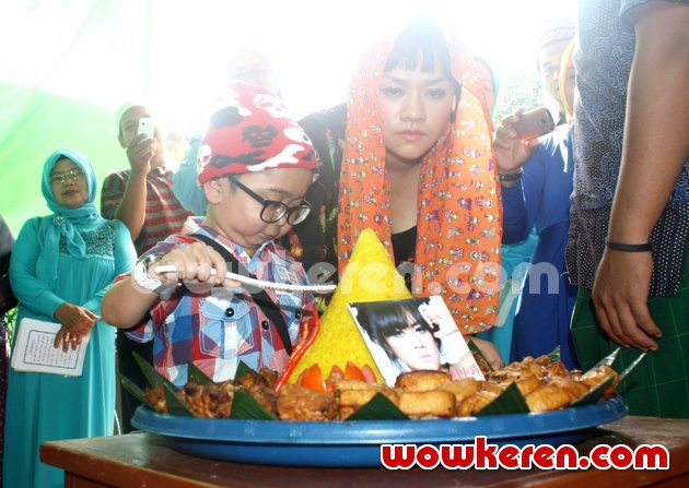 Gambar Foto Daus Mini dan Yunita Firdaus Saat Peluncuran Single 'Bodo Amat'