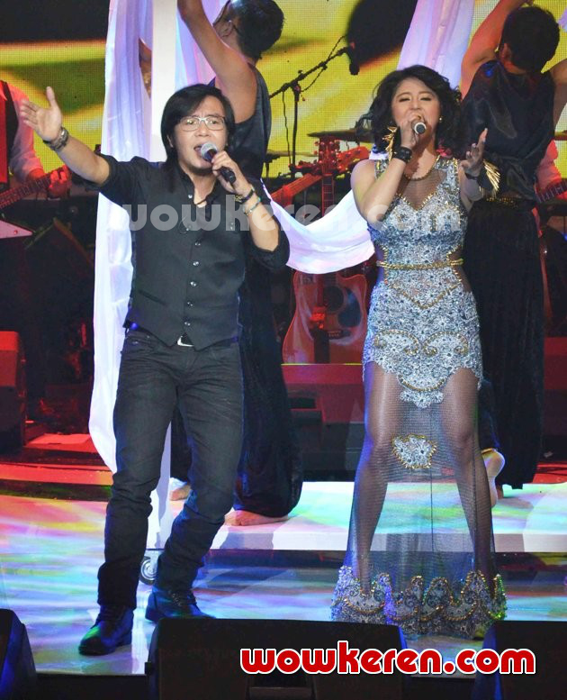 Gambar Foto Ari Lasso dan Dewi Persik di Acara 'Simfoni Cinta MNC TV'