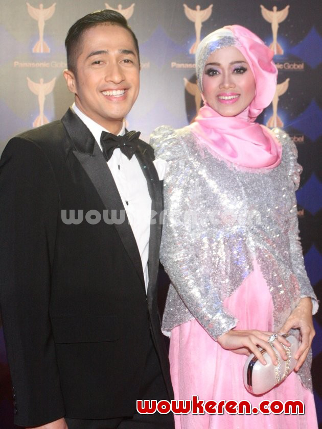 Gambar Foto Irfan Hakim dan Istri di Red Carpet Panasonic Gobel Awards 2014