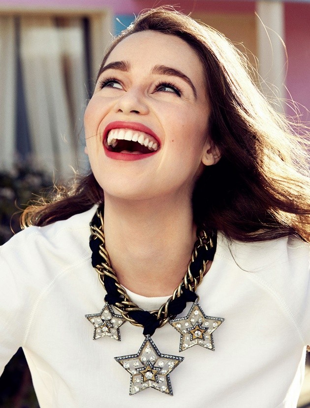 Gambar Foto Emilia Clarke di Majalah Glamour Paris Edisi April 2014