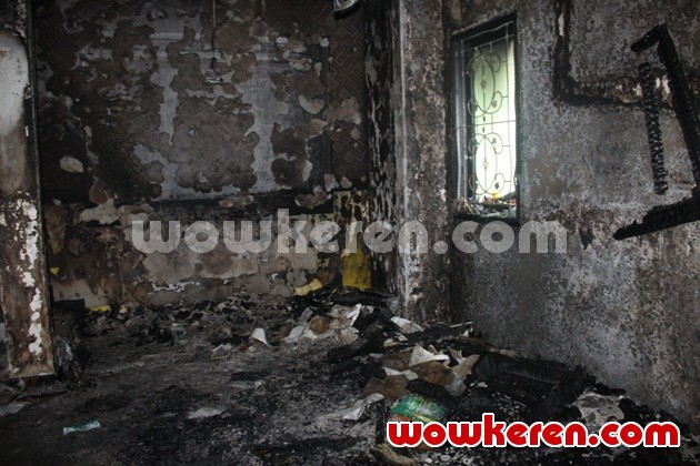 Gambar Foto Kondisi Rumah Pipik dan Alm. Ustadz Jeffry Al Buchori yang Terbakar