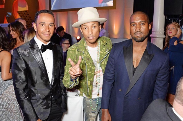 Gambar Foto Lewis Hamilton, Pharrell Williams dan Kanye West di GQ Men of The Year Awards 2014