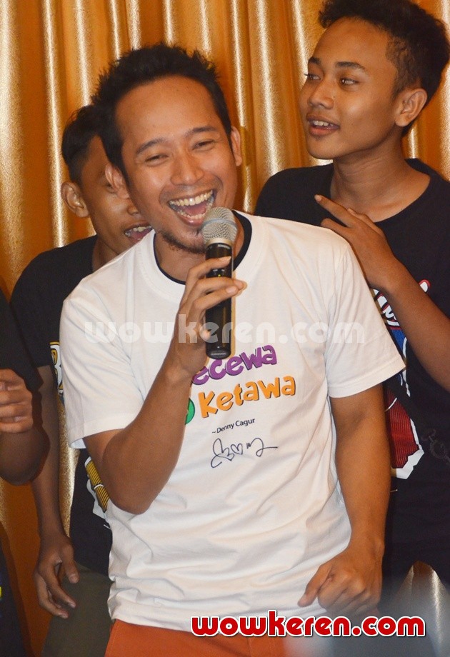 Gambar Foto Denny Cagur Merilis Single 'Kecewa VS Ketawa'