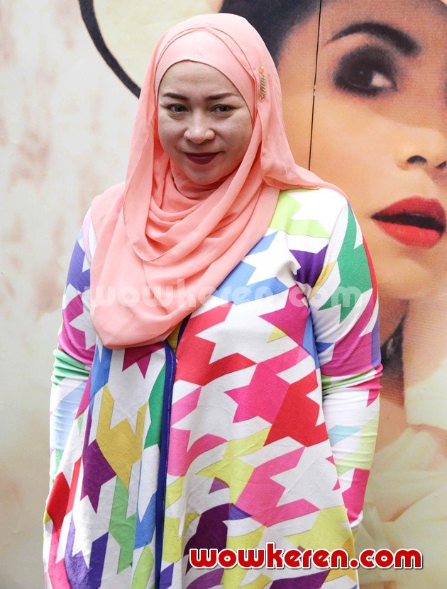 Gambar Foto Melly Goeslaw Hadir di Launching Album Terbaru Mayangsari
