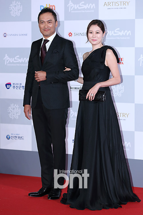 Gambar Foto Ken Watanabe dan Moon So Ri Hadir di Busan International Film Festival 2014