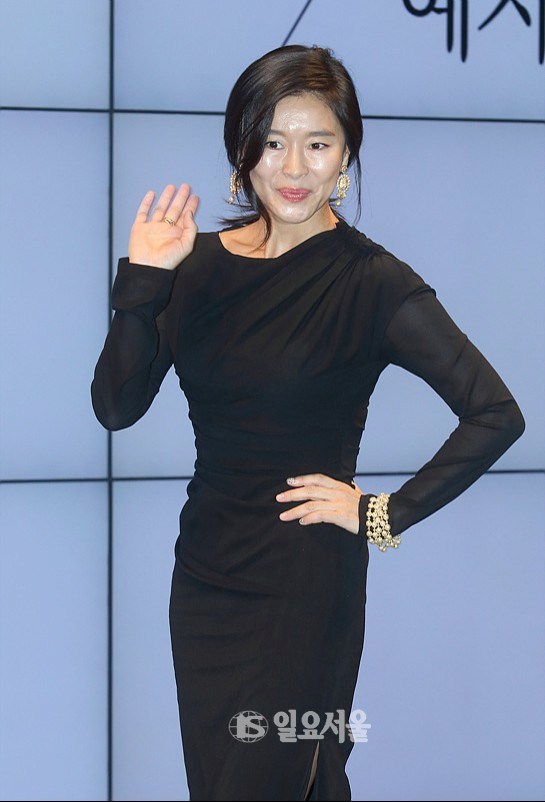 Gambar Foto Ye Ji Won di Jumpa Pers Serial 'Tomorrow Cantabile'