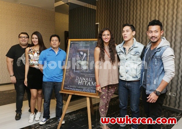 Gambar Foto Press Conference Film 'Danau Hitam'