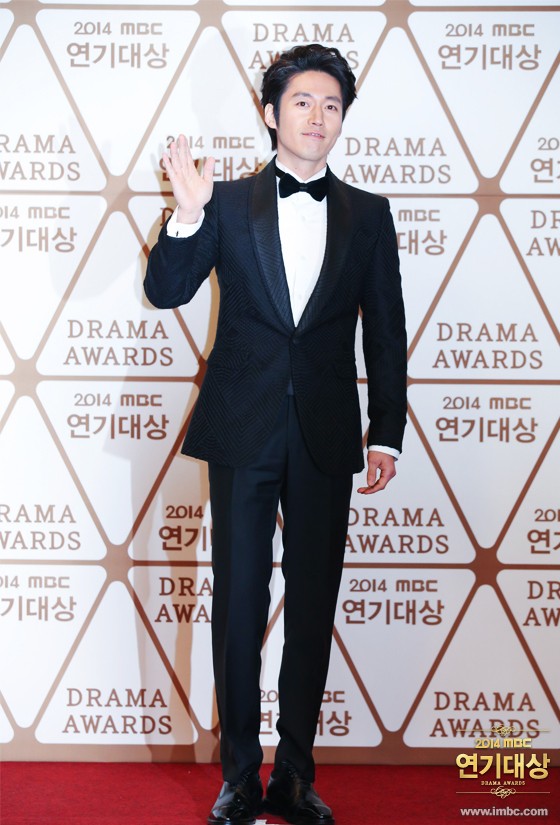 Gambar Foto Jang Hyuk di Red Carpet MBC Drama Awards 2014