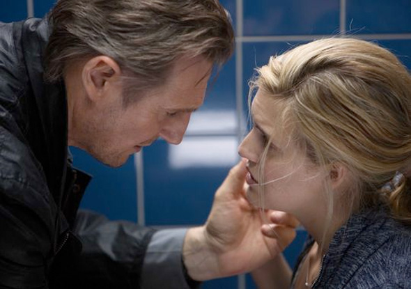 Gambar Foto Liam Neeson dan Maggie Grace di Film 'Tak3n'