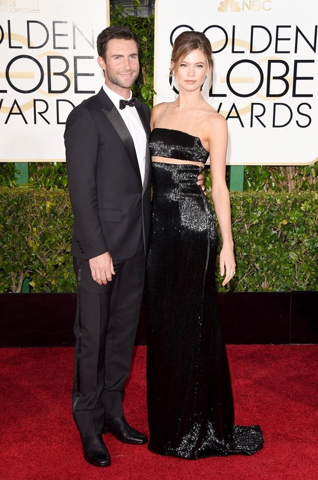 Gambar Foto Adam Levine dan Behati Prinsloo di Red Carpet Golden Globe Awards 2015