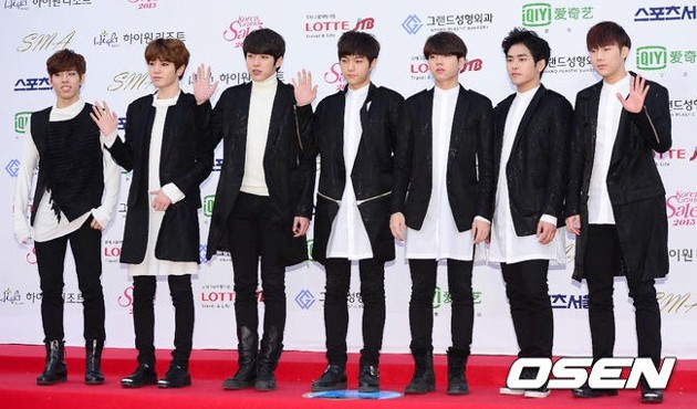 Gambar Foto Infinite di Red Carpet Seoul Music Awards 2015