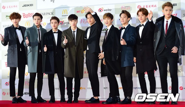 Gambar Foto EXO di Red Carpet Gaon Chart K-Pop Awards 2015