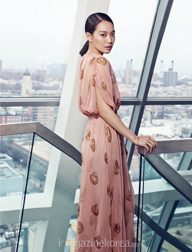 Gambar Foto Shin Min A di Majalah Harper's Bazaar Edisi Februari 2015