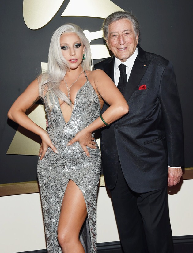 Gambar Foto Lady GaGa dan Tony Bennett di Red Carpet Grammy Awards 2015