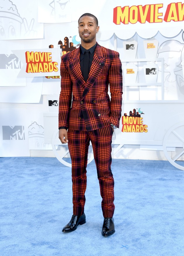 Gambar Foto Michael B. Jordan di Red Carpet MTV Movie Awards 2015