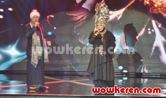 Gambar Foto Opick dan Melly Goeslaw di Final Puteri Muslimah Indonesia 2015