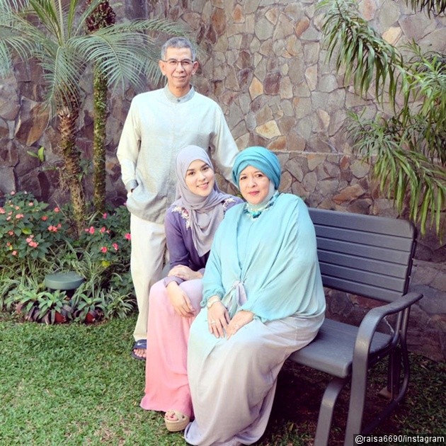 Gambar Foto Raisa Rayakan Idul Fitri Sederhana Bersama Keluarga