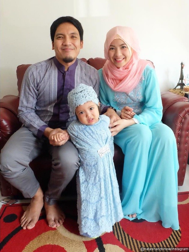 Gambar Foto Senangnya Desta Rayakan Idul Fitri Bersama Keluarga