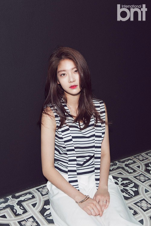 Gambar Foto Gong Seung Yeon di Majalah bnt International Edisi Agustus 2015