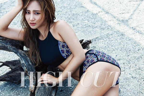 Gambar Foto Kwon Yuri Girls' Generation di Majalah High Cut Vol.153