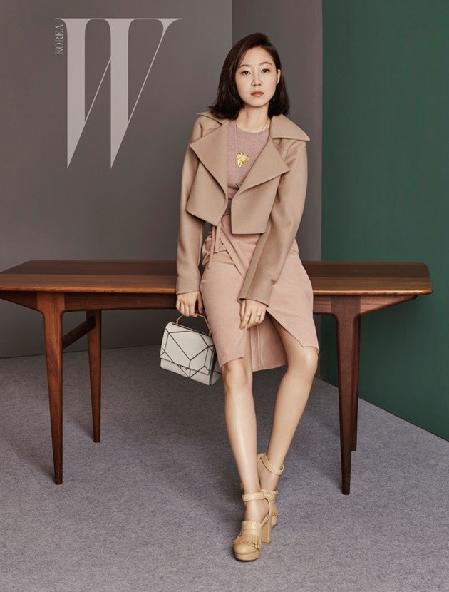 Gambar Foto Gong Hyo Jin di Majalah W Edisi Oktober 2015