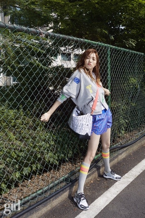 Gambar Foto Lee Sung Kyung di Majalah Vogue Girl Edisi Agustus 2015