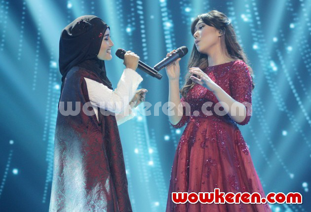 Gambar Foto Fatin Shidqia dan Isyana Sarasvati Nyanyikan Lagu 'Yang Terlupkan'