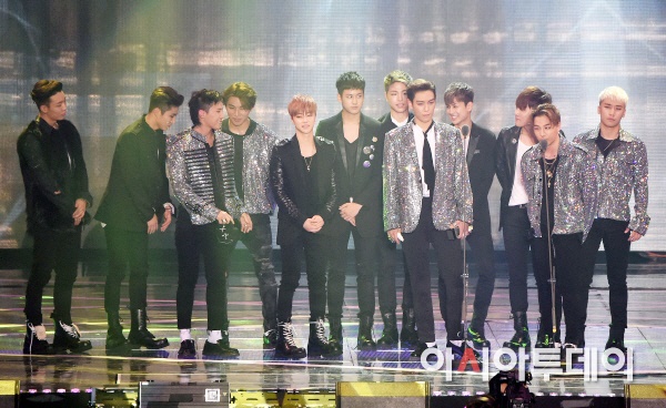 Gambar Foto iKON dan Big Bang di MelOn Music Awards 2015