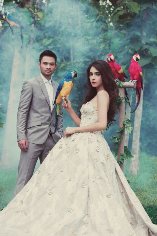 Gambar Foto Pre-Wedding Nabila Syakieb dan Reshwara Argya Radinal Bersama Burung