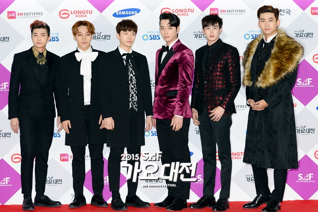 Gambar Foto 2PM di Red Carpet SBS Gayo Daejun 2015