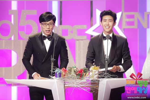 Gambar Foto Yoo Jae Seok dan Kwanghee ZE:A di MBC Entertainment Awards 2015