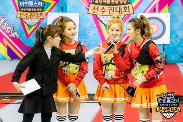 Gambar Foto Red Velvet Saat Mengikuti Lomba Panahan di 'Idol Star Athletics Championships 2016'