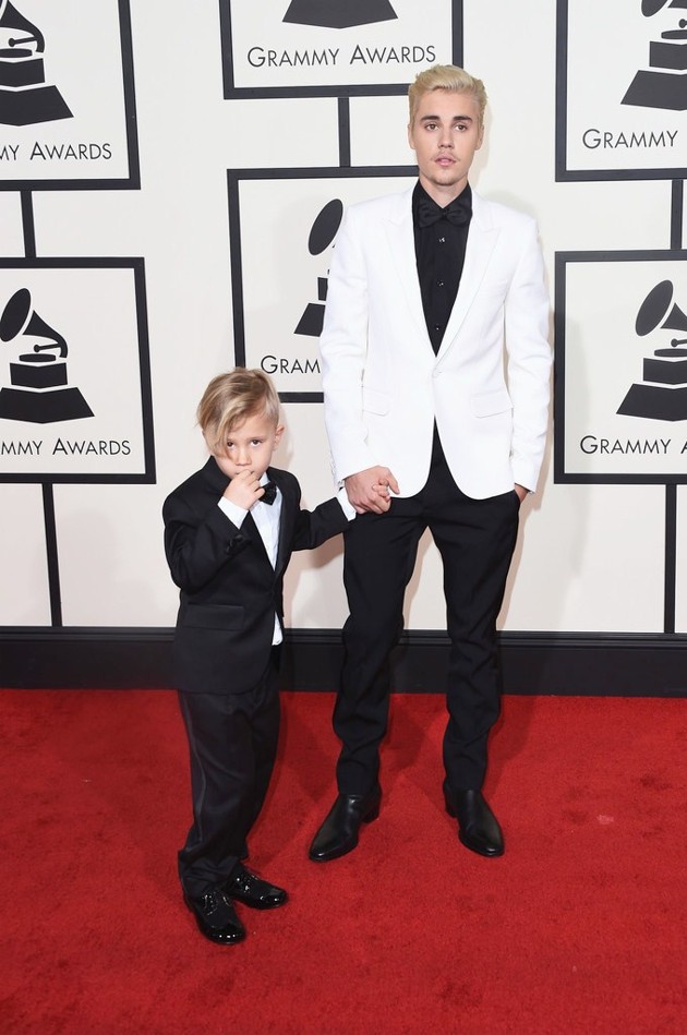 Gambar Foto Justin Bieber dan Jaxon Bieber di Red Carpet Grammy Awards 2016