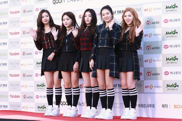 Gambar Foto Red Velvet di Red Carpet Gaon Chart K-Pop Awards 2016