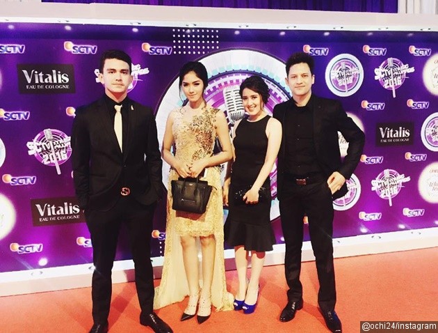 Gambar Foto Christ Laurent, Ochi Rosdiana, Rosiana Dewi dan Lucky Perdana di SCTV Music Awards 2016