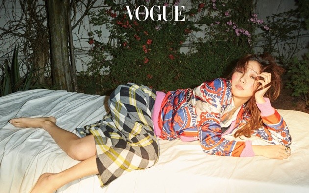 Gambar Foto Kim Go Eun di Majalah Vogue Edisi Mei 2016