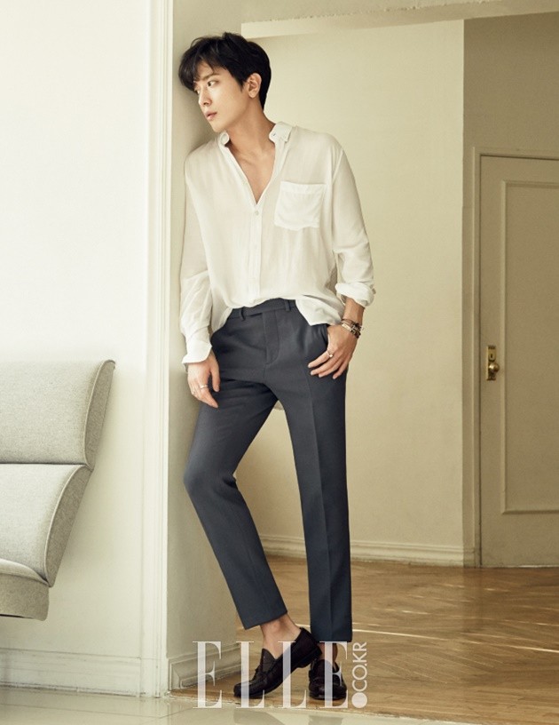 Gambar Foto Jung Yong Hwa CN Blue di Majalah Elle Edisi Mei 2016