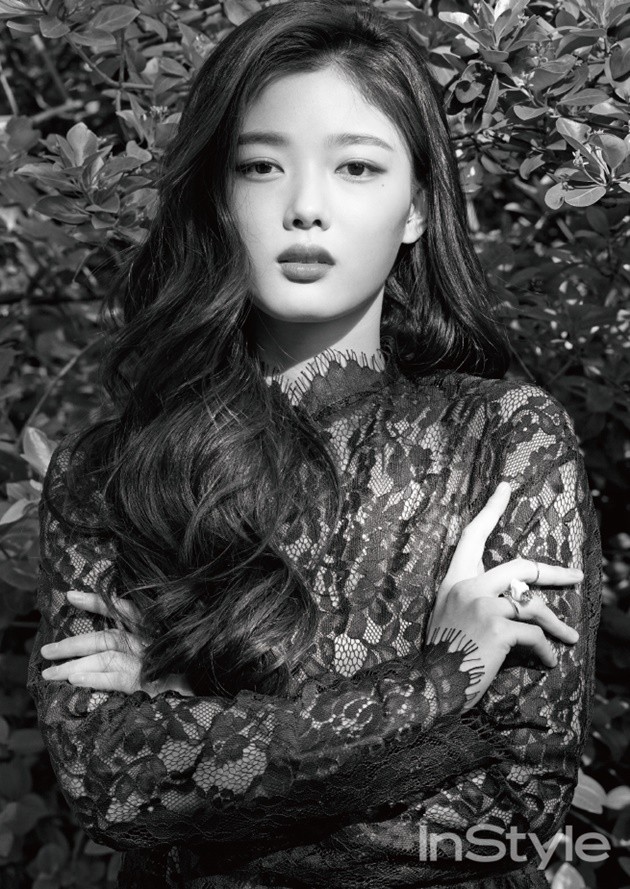 Gambar Foto Kim Yoo Jung di Majalah InStyle Edisi Mei 2016