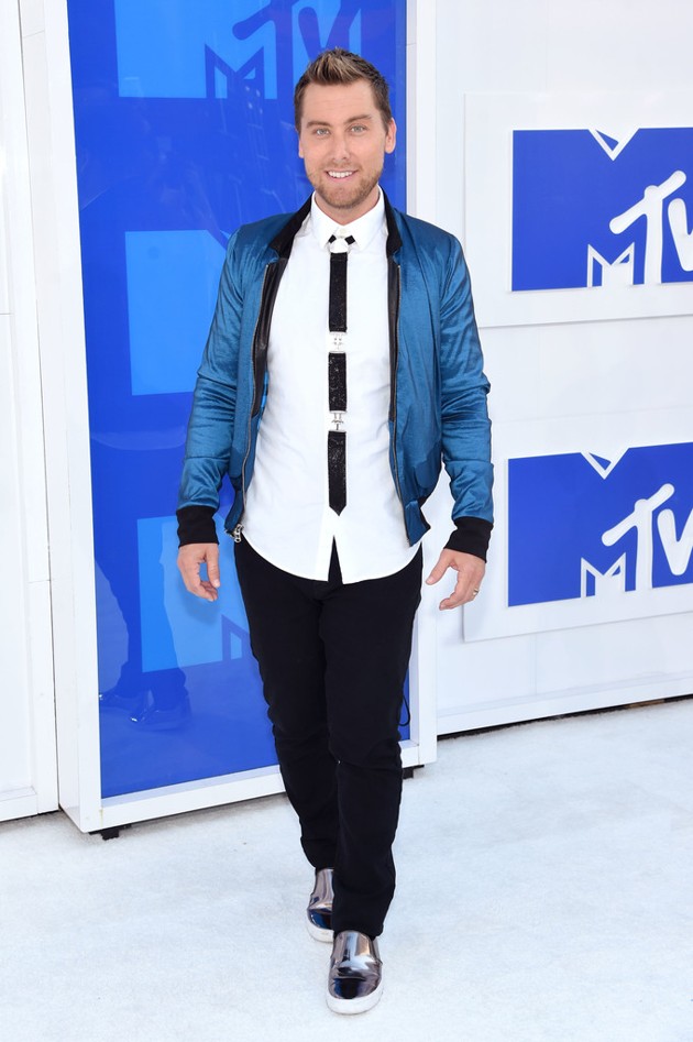 Gambar Foto Lance Bass di Red Carpet MTV Video Music Awards 2016