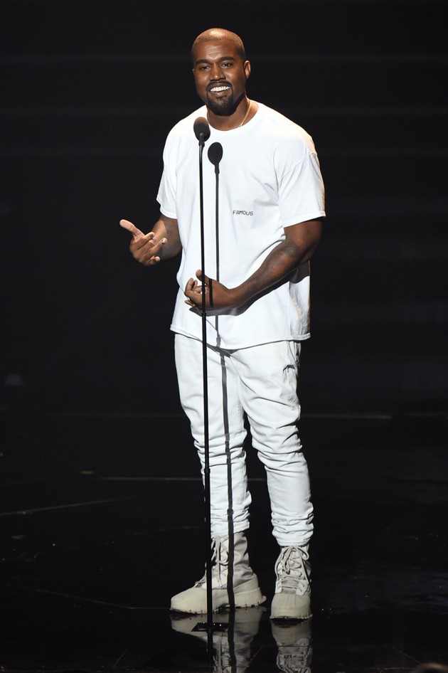 Gambar Foto Kanye West di MTV Video Music Awards 2016