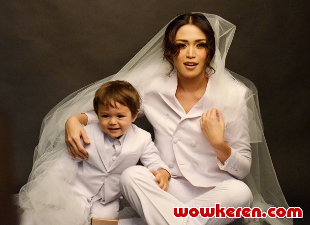 Gambar Foto El Barack Alexander dan Jessica Iskandar Lakukan Sesi Foto 'Bride Story'
