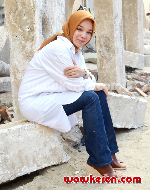 Gambar Foto Dewi Sandra di Syukuran Film 'Ayat-Ayat Cinta 2'