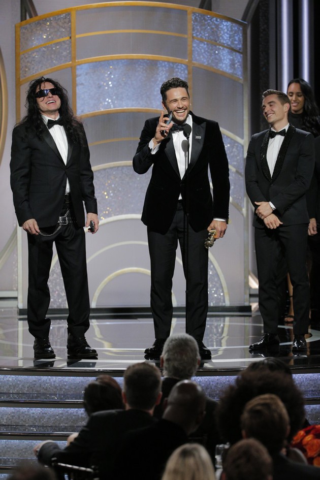 Gambar Foto James Franco ditemani Sang Adik Dave Franco dan Tommy Wiseau Raih Piala Best performance by an actor in a motion picture, musical or comedy