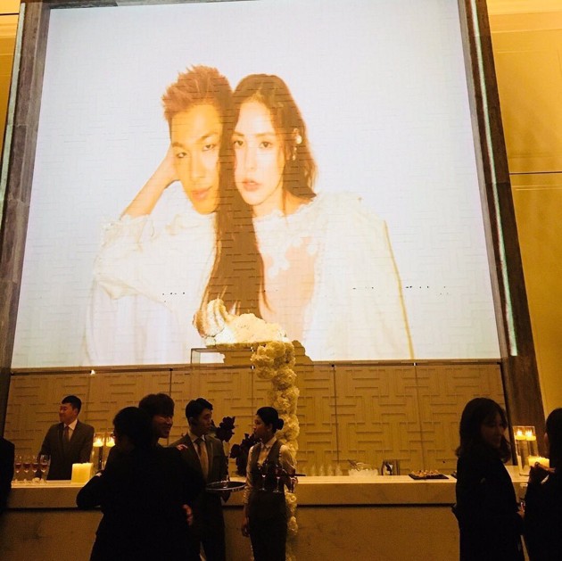 Gambar Foto Foto mesra Taeyang dan Min Hyo Rin yang terpajang selama pesta pernikahan mereka